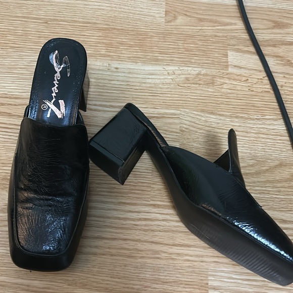 Shoes - Picture 2 of 3